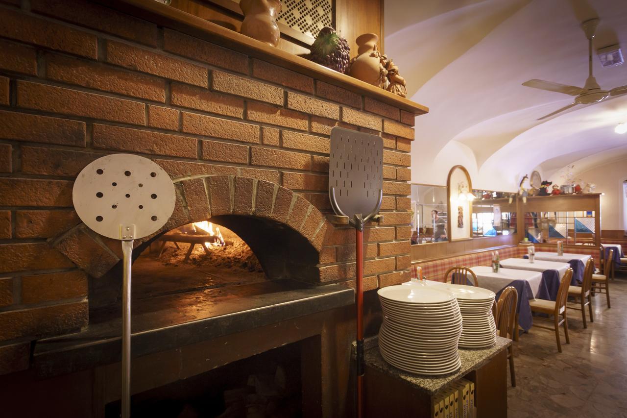 Albergo Roncone Kültér fotó